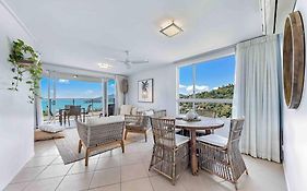 Three B Airlie 2 Bedroom Unit Seaviews & Pool